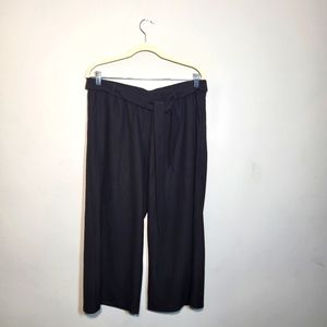 ⭐️ EILEEN FISHER NWT Black Cropped Lightweight Washable Crepe Pant size M